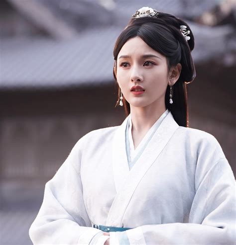 Tống Tổ Nhi và Lưu Vũ Ninh là cặp đôi ngôn tình đang hot điên đảo