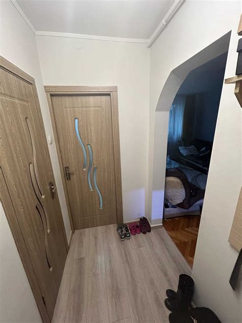 Anun De V Nzare Apartament Cu Camere N Cartierul Florilor Bra Ov