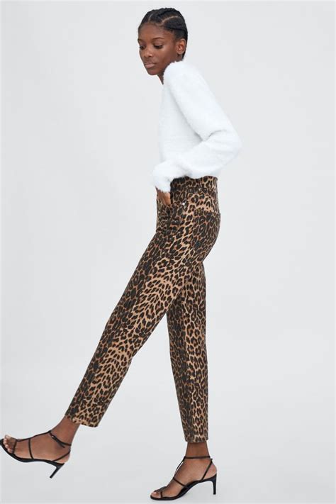 Estos pantalones de leopardo son los más vendidos de Zara Pantalones