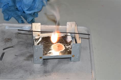 MEL Science: Burning Magnesium - ANGELICSCALLIWAGS