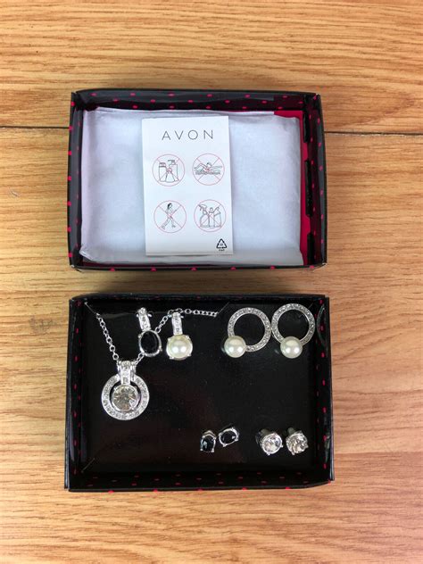 Avon Jewellery Set Gem