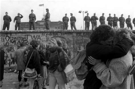 25 Artículos Para Entender La Caída Del Muro De Berlín 25 Años Después Babelia El PaÍs