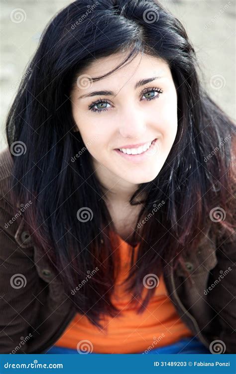 Portrait Of Smiling Girl Stock Afbeelding Image Of Vreugde 31489203