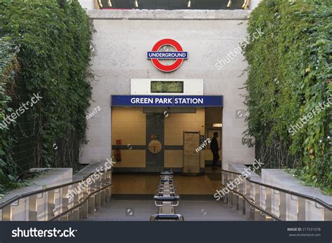 271 Green Park Tube Station Images Stock Photos And Vectors Shutterstock