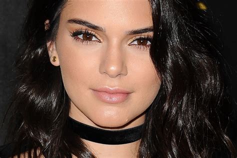 Kendall Jenner Posts Nude Photoshoot To Instagram Teen Vogue