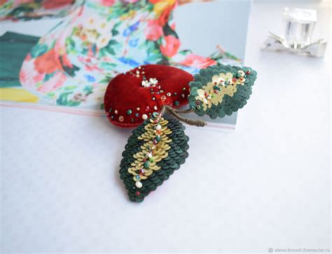 Брошь яблоко купить в интернет-магазине Ярмарка Мастеров по цене 3000 ...