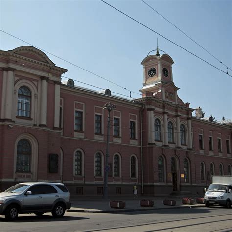 Из корпуса Тимирязевской академии в Москве эвакуировали десять человек ...
