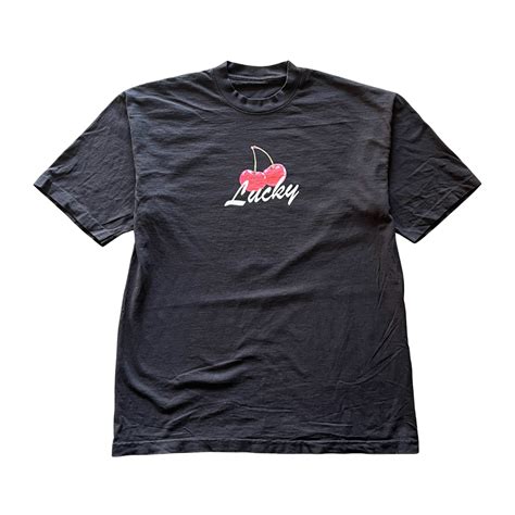 Lucky Cherry Tee – atthemoment