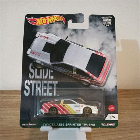 Hotwheels PREMIUM TOYOTA AE86 SPRINTER TRUENO HOT WHEELS SLIDE STREET