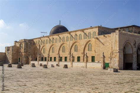 TThe Al-Aqsa mosque located on the Temple Mount in Jerusalem Israel ...