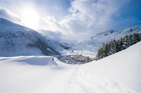 Andermatt Ski Resort | Andermatt Skiing Holidays | Ski Solutions