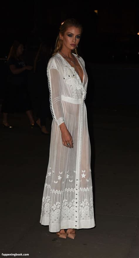 Stella Maxwell Nude OnlyFans Leaks Fappening Page 12 FappeningBook