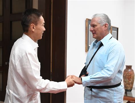 Díaz Canel sostiene encuentro con Hua Xin nuevo embajador de la