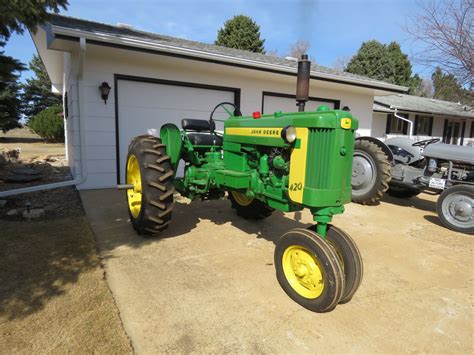 The Model 40 The John Deere Model 420 Tractors And Crawlers 41 Off