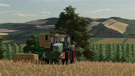 British Farming Chasing Bales With The Heath Chaser On The NEF Dedi