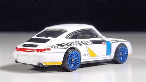 Машинка Базова Hot Wheels 96 Porsche Carrera Magnus Walker The 90S 1 64 HTF01 White купити в
