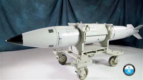 Носители для термоядерной авиабомбы B61 Mod 12