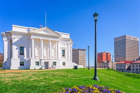 Premium Photo | Virginia state capitol