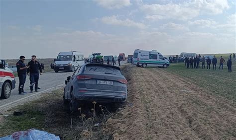 Konya da feci kaza Traktörle otomobil çarpıştı 2 ölü 3 yaralı TRHaber