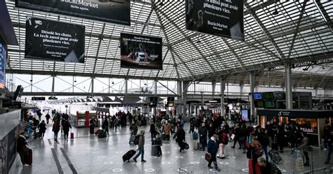 Sncf Une Menace De Gr Ve Plane Une Nouvelle Fois Sur Les Vacances De No L