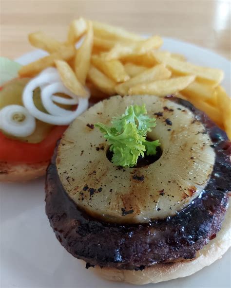 Lucky Horseshoe Bar & Grill - We go together like Pineapple and the LHS