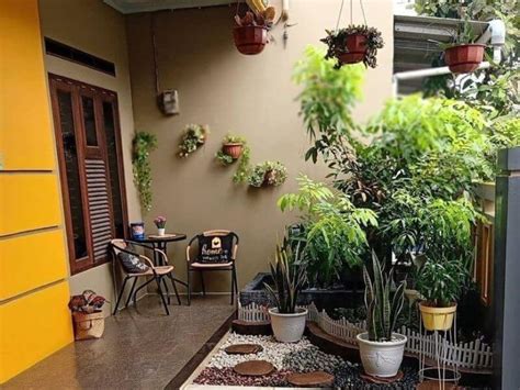hias beranda rumah mama  tampak lebih nampak menarik june