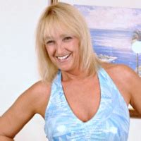 Cougar Susan Welcomes Fav Bbc Bull By Licking His Ass Xhamster