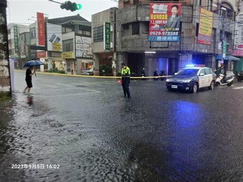 彰化大雷雨開轟！鹿港天后宮廟埕變蓄水池 馬路淹成小溪 交通 太報 Taisounds