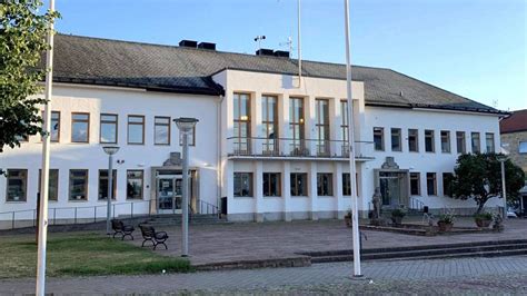 Höjd säkerhet vid kommunhuset i Borgholm efter hot mot politiker och tjänstemän SVT Nyheter