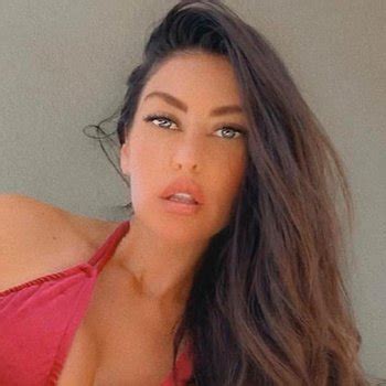 Mia Martina Babe Page Watch This Musician On Freeones