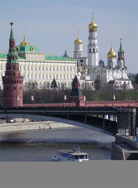 Kremlin - Awilda Rivas