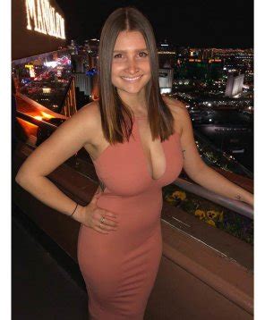 Tight Dress Porn Pic