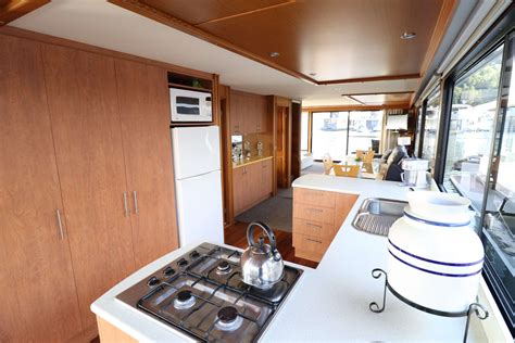 BackLash - Eildon Houseboat Sales
