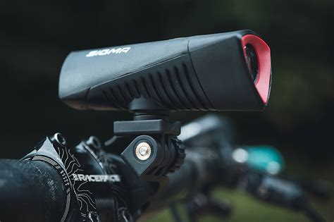 Sigma Buster 700 light review: a perfect partner - MBR