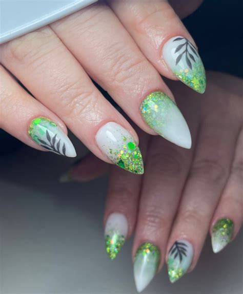 Embrace Nature With Stunning Green Acrylic Nail Designs Morovan