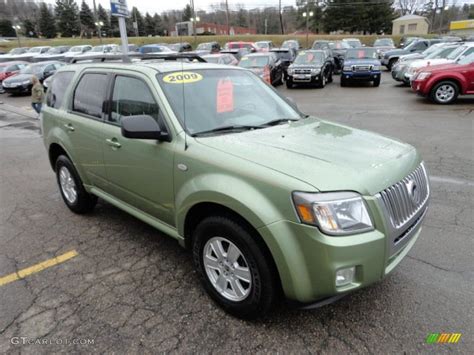 Kiwi Green Metallic Mercury Mariner Wd Exterior Photo