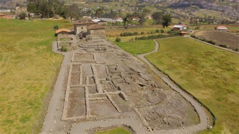 COMPLEJO ARQUEOLÓGICO BAÑOS CAÑARÍ INCA