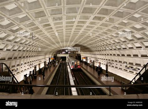 Smithsonian Metro Station Washington Dc Hi Res Stock Photography And