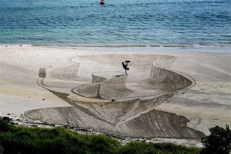 Amazing 3d Sand Drawings By Jamie Harkins Constanza Nightingale And