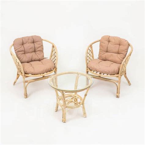 Набор садовой мебели из ротанга. 4 предмета: 2 кресла, 1 стол, 1 диван ...