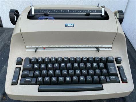 VINTAGE IBM SELECTRIC TYPEWRITER | #3881019206