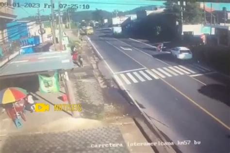 Graban Accidente De Tr Nsito Que Acab En Tragedia En Chimaltenango