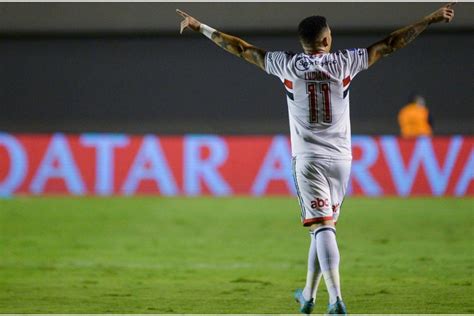 S O Paulo Goleia Ava Por A No Morumbi