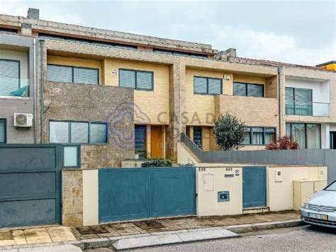 Casas E Apartamentos Na Padr O Da L Gua Av Xanana Gusm O Cust Ias