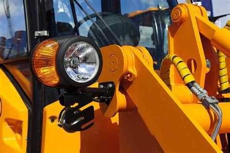 Choose the Best LED Tractor Lights for the Ultimate Farming Experience!