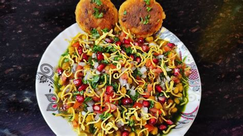 तीखा चटपटा स्ट्रीट स्टाइल आलू चाट Aloo Tikki Chaat Recipe छोले आलू