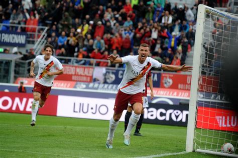 Highlights of Roma's Last Second Win Over Bologna - Chiesa Di Totti