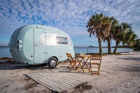 The Barefoot Travel Trailer is Retro-Chic