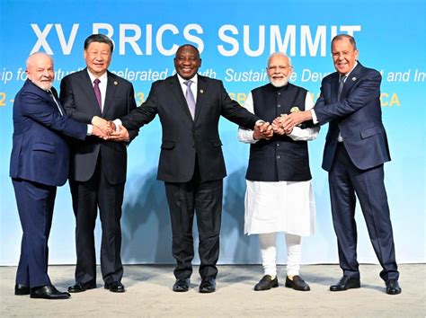 BRICS Zirvesindeki aile fotoğrafında bir eksik Tutuklama kararı