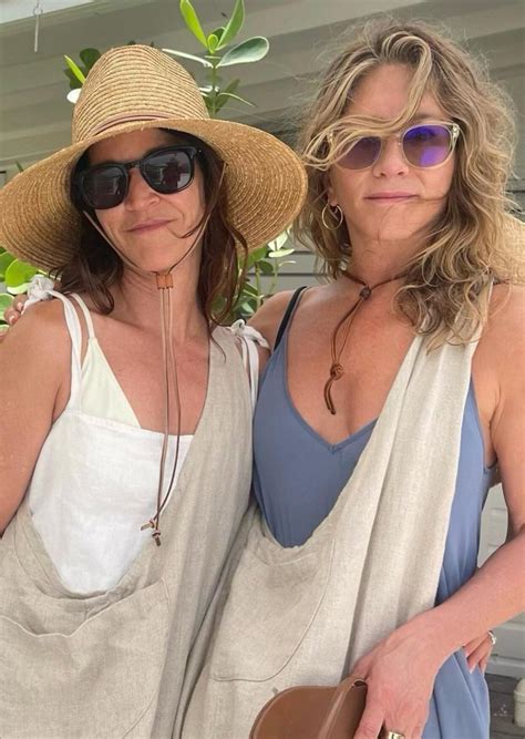 Jennifer Aniston Just Made A Case For Bringing Back The Controversial Mismatched Bikini